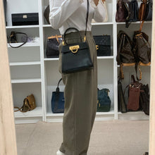 Load image into Gallery viewer, Salvatore Ferragamo Ganchini 2Way Bag - 01460