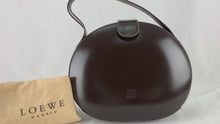 Load and play video in Gallery viewer, LOEWE Circle handbag - 01392