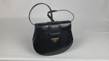 Load and play video in Gallery viewer, Yves Saint Laurent Lizard Shoulder Bag - 01186