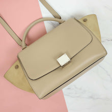 Load image into Gallery viewer, Celine Small Trapeze Bag - 00753 - Fingertips Vintage