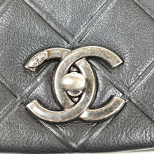Load image into Gallery viewer, Chanel Matelasse Single Flap Chain Shoulder Bag-01045