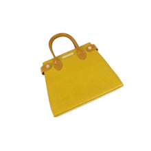 画像をギャラリービューアに読み込む, Burberry Leather Yellow Tote Bag - 01436
