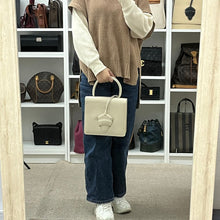 画像をギャラリービューアに読み込む, LOEWE BARCELONA LVORY HAND BAG LEATHER - 01477
