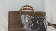 Load and play video in Gallery viewer, GUCCI Bamboo Shopper Medium 2 WAY Bag Leather - 01409
