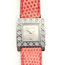 画像をギャラリービューアに読み込む, Christian Dior Vintage Watch D60-109 with 3 colors belts - 00859 - Fingertips Vintage
