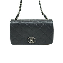 Load image into Gallery viewer, Chanel Matelasse Single Flap Chain Shoulder Bag－01045