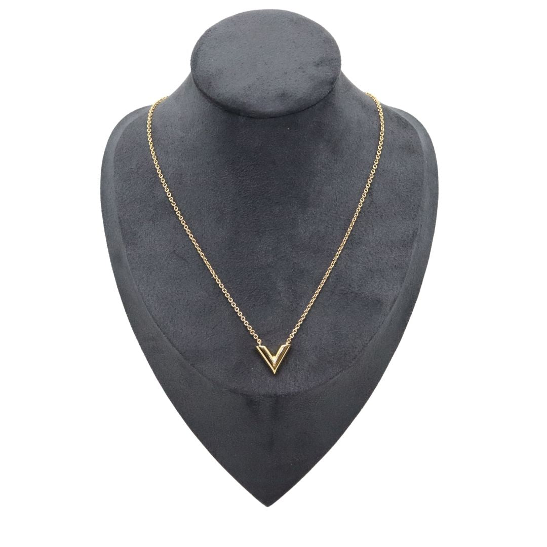 vuitton essential v necklace m61083